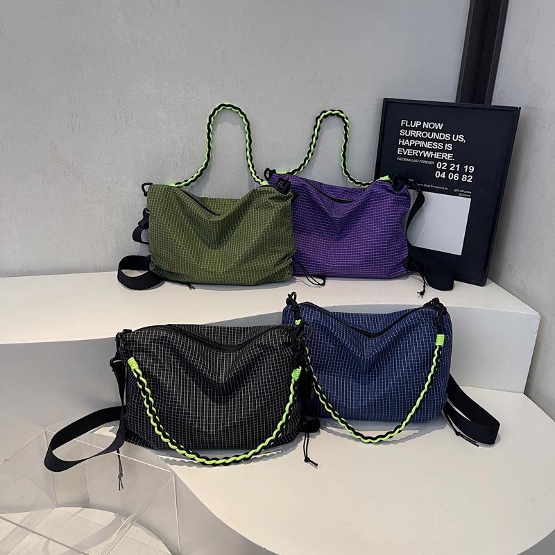 Women's Large Capacity Cross-Grid Canvas Crossbody Bag - Autumn/Winter 2025 High-End Commute Pillow Bag
