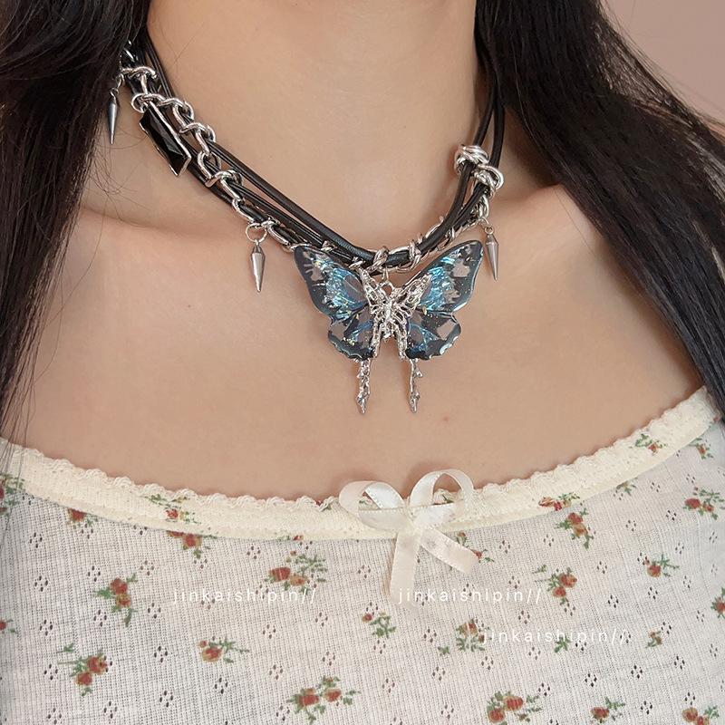 Zircon Rivets Gradually Change Butterfly Necklace Women's New Personality Design Sense Summer Temperament Sweet Cool Hot Girl Wind Collarbone Chain