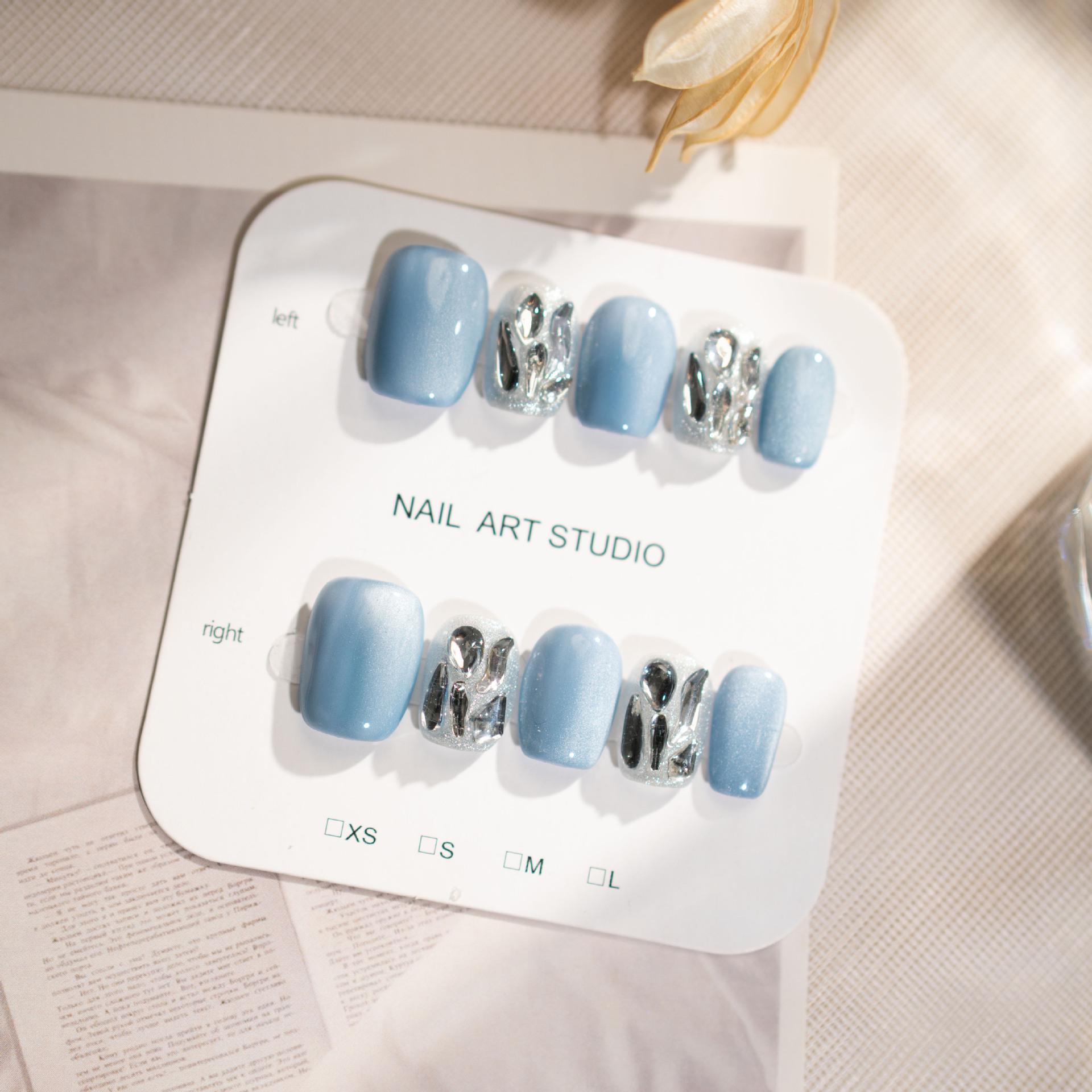 Handmade Blue Diamond Cat Eye Press-on Nails - Short Style, Whitening, Reusable for Spring/Summer