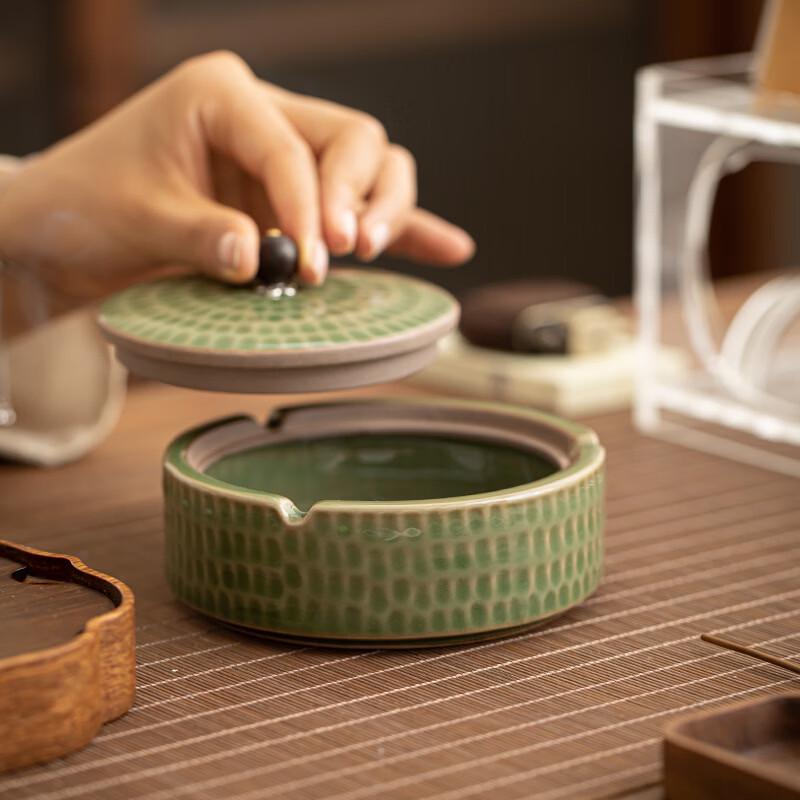 DeOu Xingguang Chinese Style Ceramic Ashtray with Lid