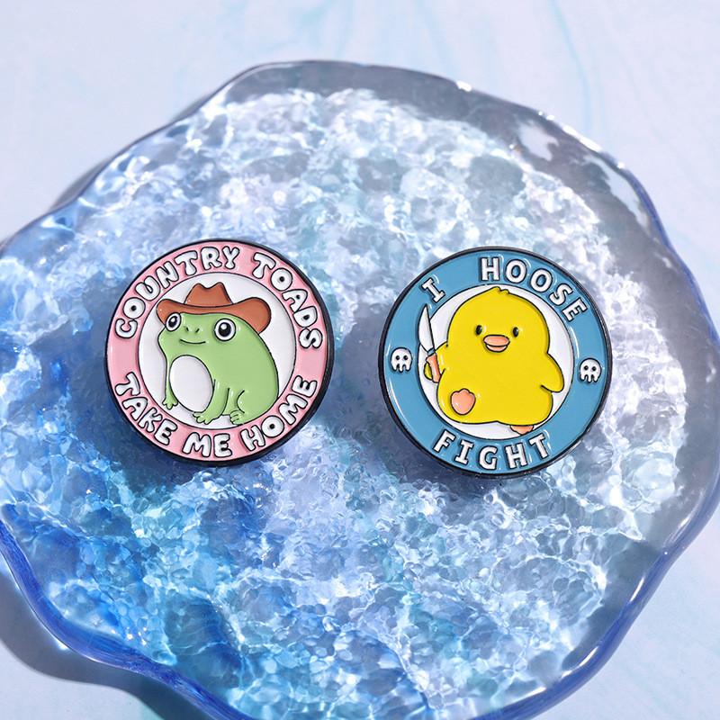 Cute Round Sloth Frog Brooch Alloy Badge Unique Design For Personalized Accessories