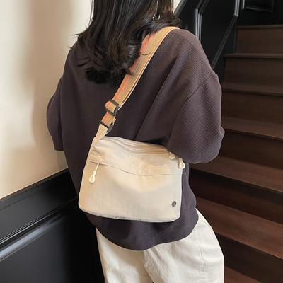 Korean Version of Fashion Women's Niche Design Small Square Bag 2025 New Trend Lightweight Shoulder Messenger Bag Daily Small Bag