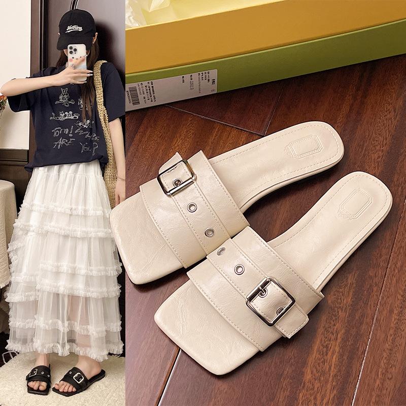 Korean version of square head one-word drag rose red square buckle thin belt buckle square heel temperament low heel cool slippers women's summer out