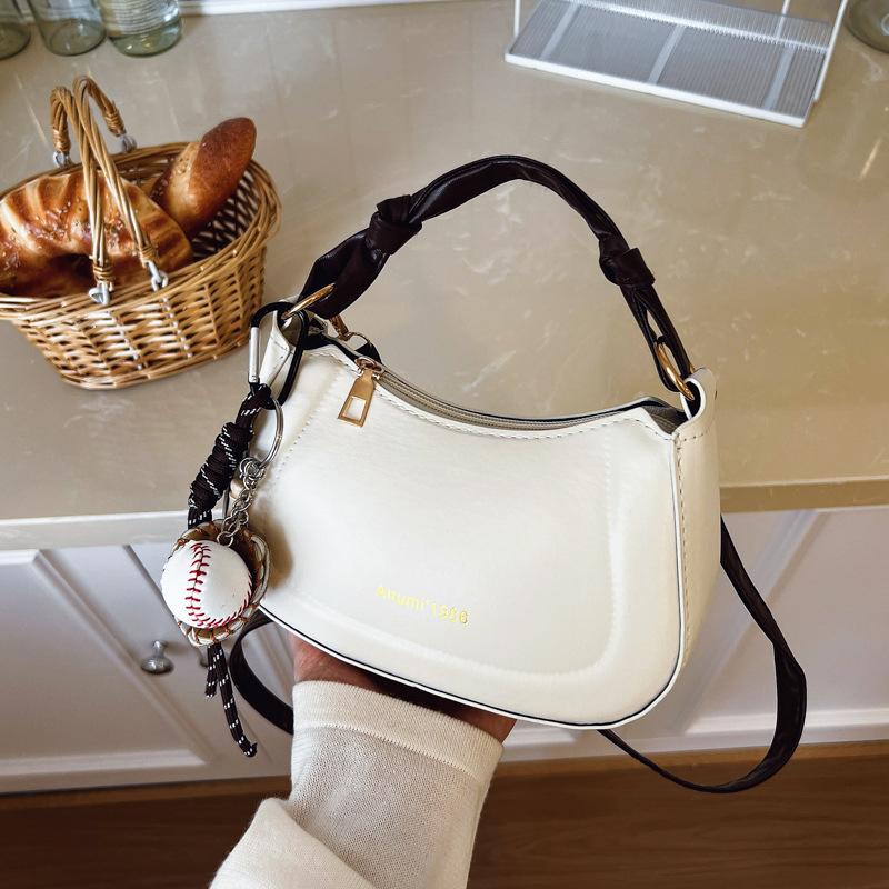 2025 summer new commuter beautiful fashion simple foreign style pendant personalized French retro shoulder handbag