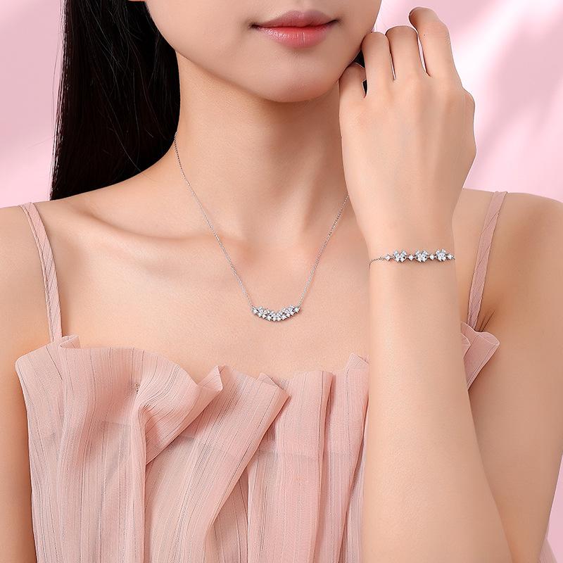 Tichia Smiling Butterfly Necklace: S925 Sterling Silver, Luxurious High-End Fashion with Versatile Shining Butterfly Clavicle Chain.