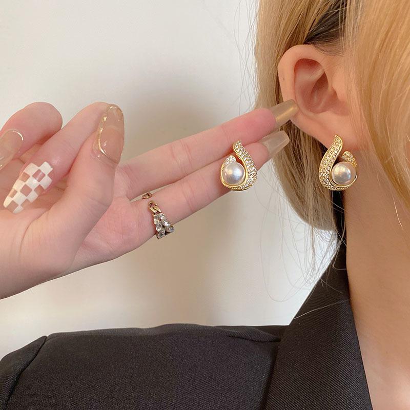 Korean 2025 Pearl Teardrop Stud Earrings - Trendy Influencer Design