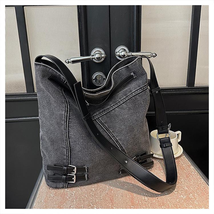 Модный джинсовый рюкзак для женщин большая вместительная сумка через плечо с магнитной застежкой подкладка из полиэстера уличный стиль 2898₽