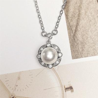 Neue trendige simulierte Perlenkette für Frauen, zarter Anhänger mit CZ-Stein, schlichte, elegante Damen-Accessoires, neuer Schmuck