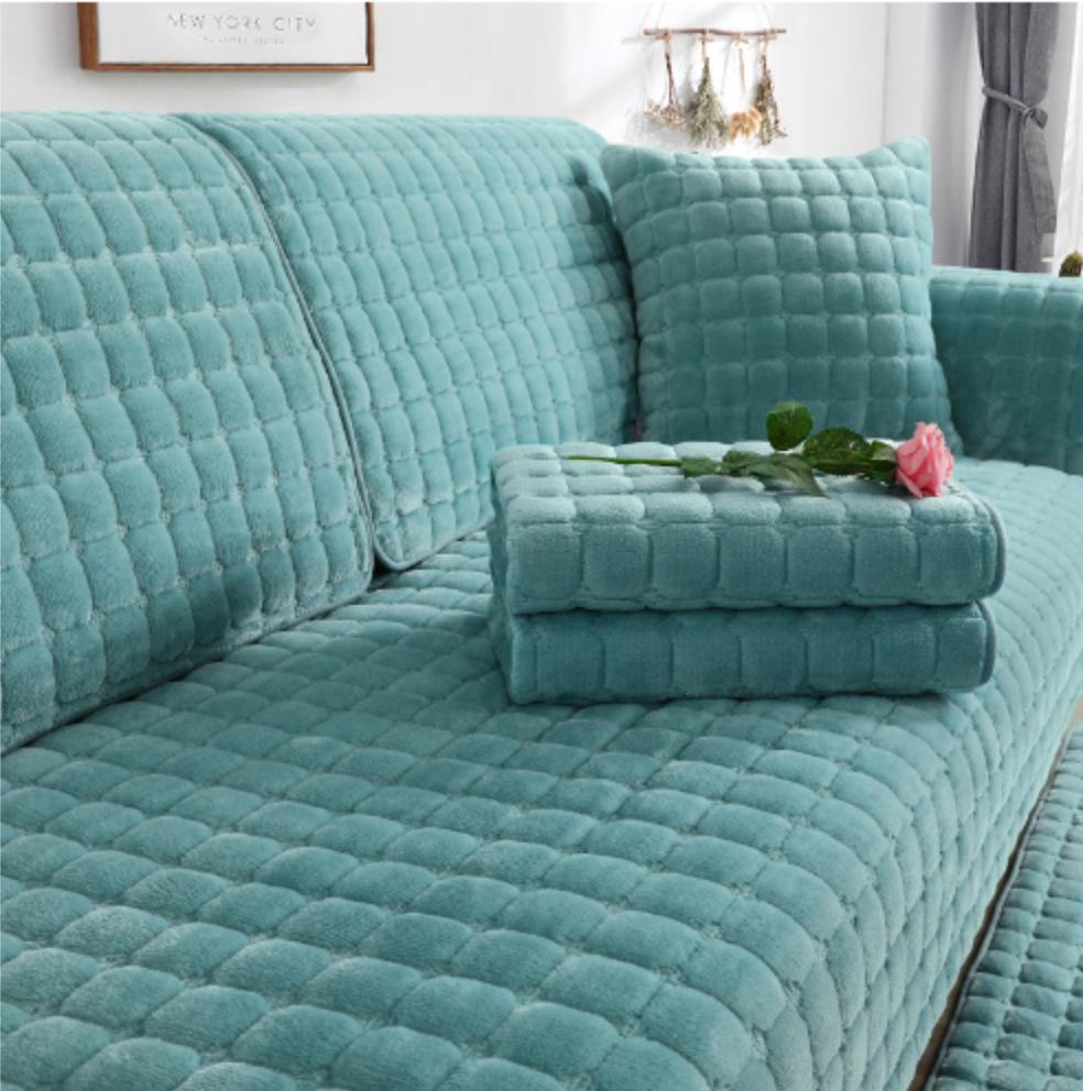 Universal Plush Non-Slip Sofa Cover: Four Seasons Flannel Cushion
