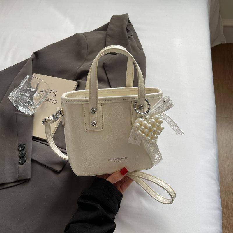 Fashion Texture Casual Fashionable Bucket Bag Spring New Niche Fashion Women's Shoulder Messenger Bag
