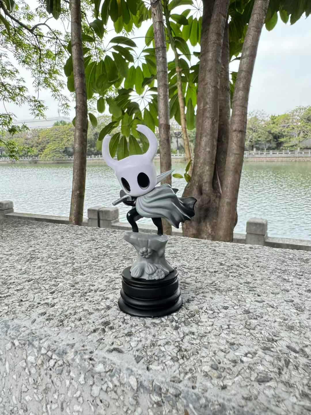 Hollow Knight Battle Edition: Shadow Knight Statue Figure Ornament