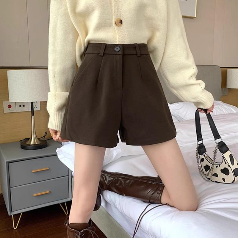 2024 Women's High-Waisted Woolen Shorts: A-Line, Slimming, Thickened, Black Casual Pants for Autumn & Winter Wear