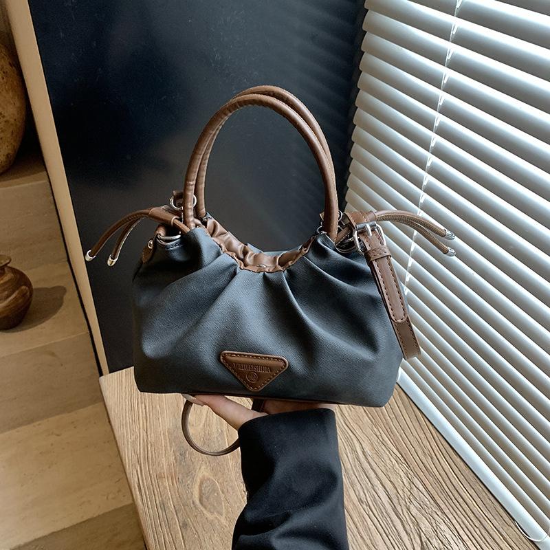 Personality Trend Pump with Bucket Bag Women's New Fashion Commuter Shoulder Messenger Bag