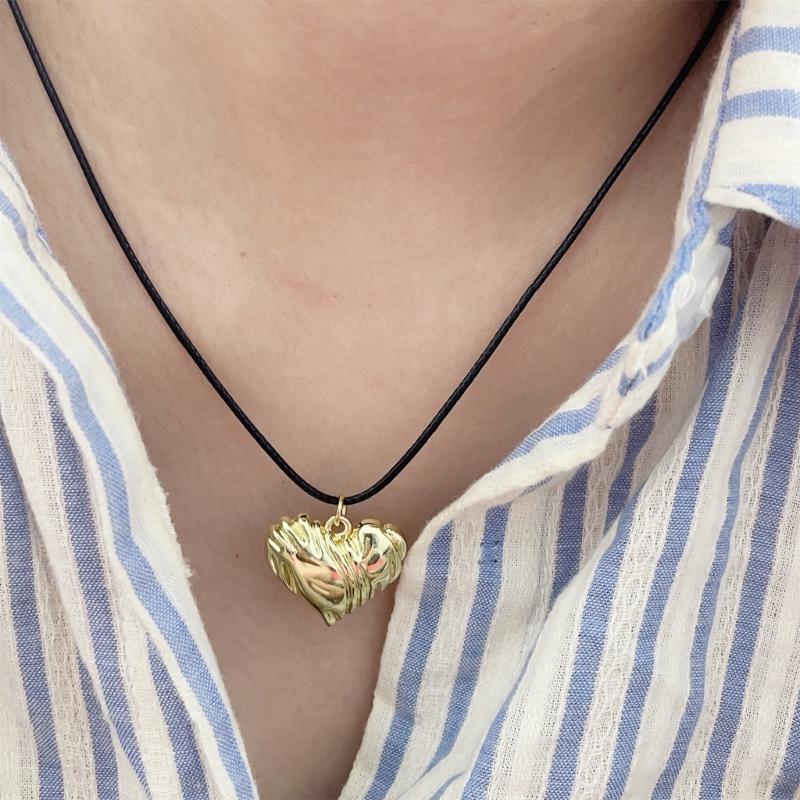 Fashion Love Heart Pendant Necklace Black Leathers Rope Choker Neck Chain Elegant Clavicle Chain Necklace Party Jewelry