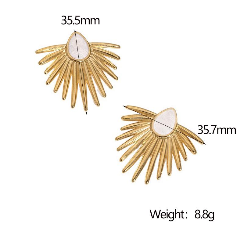 Hypoallergenic Stainless Steel Drip Fan Stud Earrings Personalized Fashion Light Luxury 18k Gold Non-fading Earrings