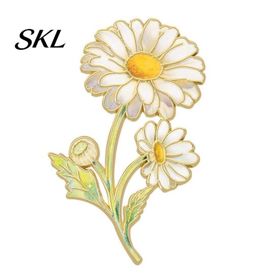 Decorative Clothing Pin Brooch Pin, Enamel Flower Design with Smooth Edges, Artistic Lightweight Zinc Alloy Badge for Jackets Scarves Bags Gift Lapel