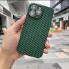Custodia in fibra di carbonio per telefono per iPhone 17 16 15 14 13 12 11 Pro Max Cover posteriore rigida per iPhone X XS Max Protezione ultra sottile per fotocamera