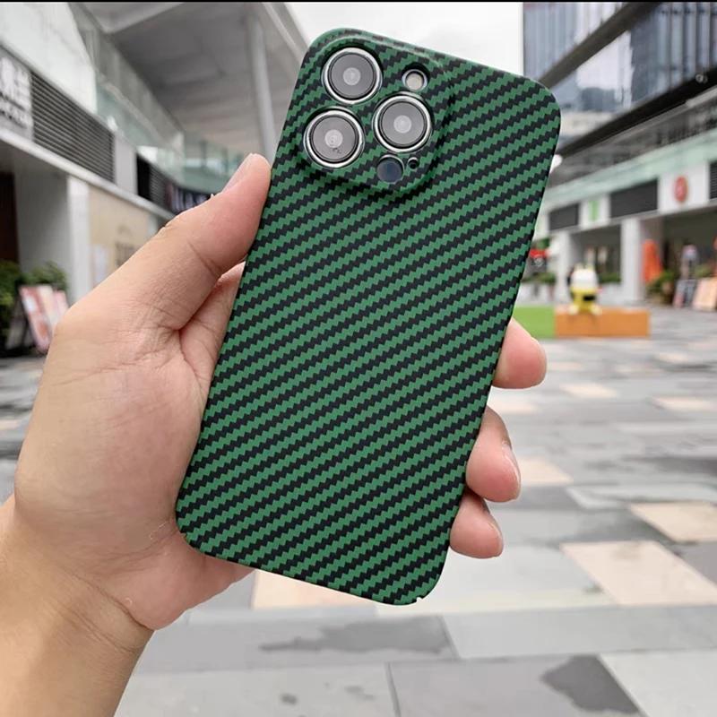 Custodia in fibra di carbonio per telefono per iPhone 17 16 15 14 13 12 11 Pro Max Cover posteriore rigida per iPhone X XS Max Protezione ultra sottile per fotocamera