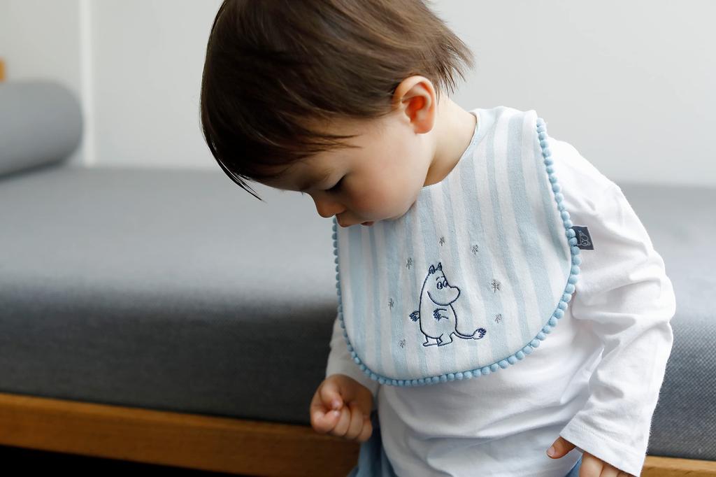 DADWAY MOOMIN BABY Moomin Baby Babador Pom Pom para Passeio de Bebê, Moomin/Azul, BBMB006102200, Presente,