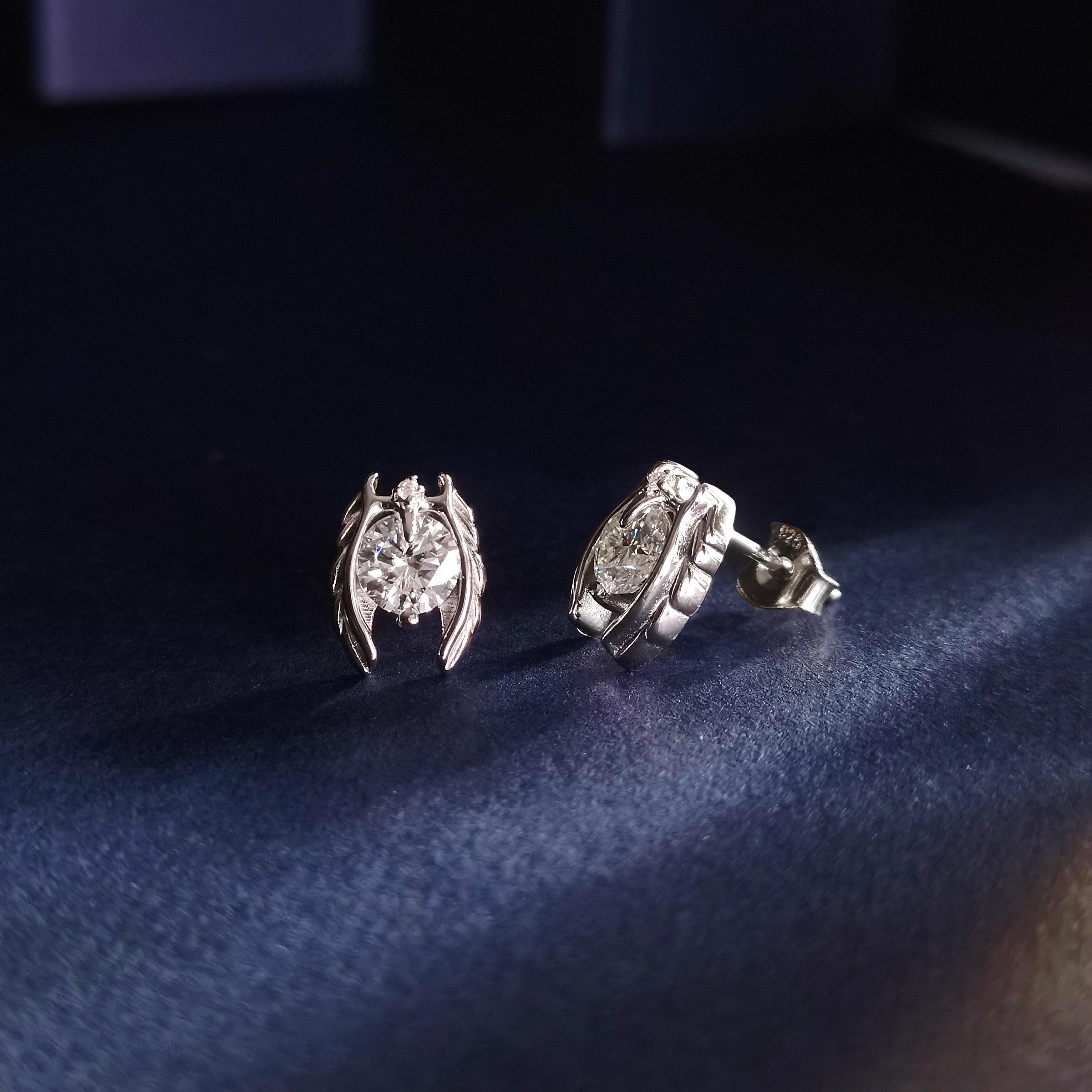 

Вишукані сережки-гвоздики з орлами Срібні сережки з муассанітом 925 проби для жінок Подарунок на День святого Валентина білий