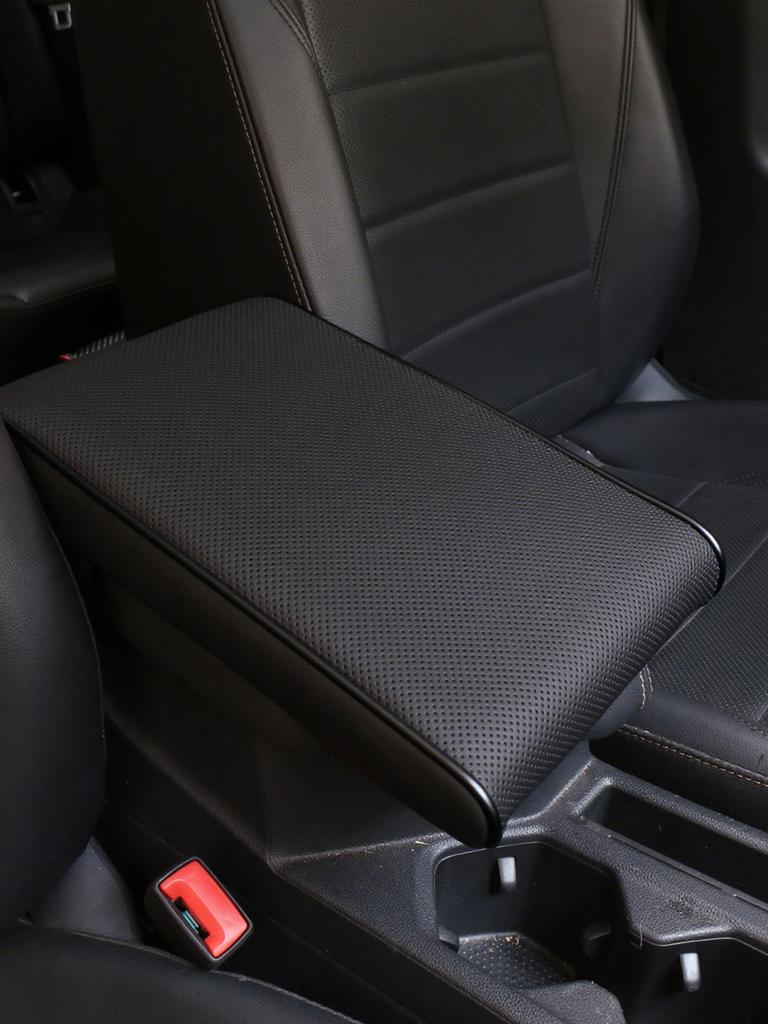 Widened Carbon Fiber Leather Car Armrest Box Pad Universal Car Center Armrest Box Cushion Arm Support Mat Fashion Car Accessorie