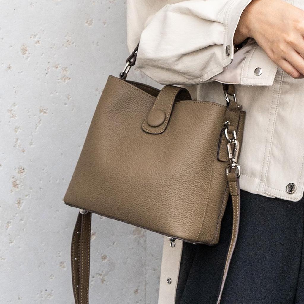 Women's Genuine Leather Bucket Bag - High-End Cowhide Crossbody & Shoulder Bag for Autumn 2025