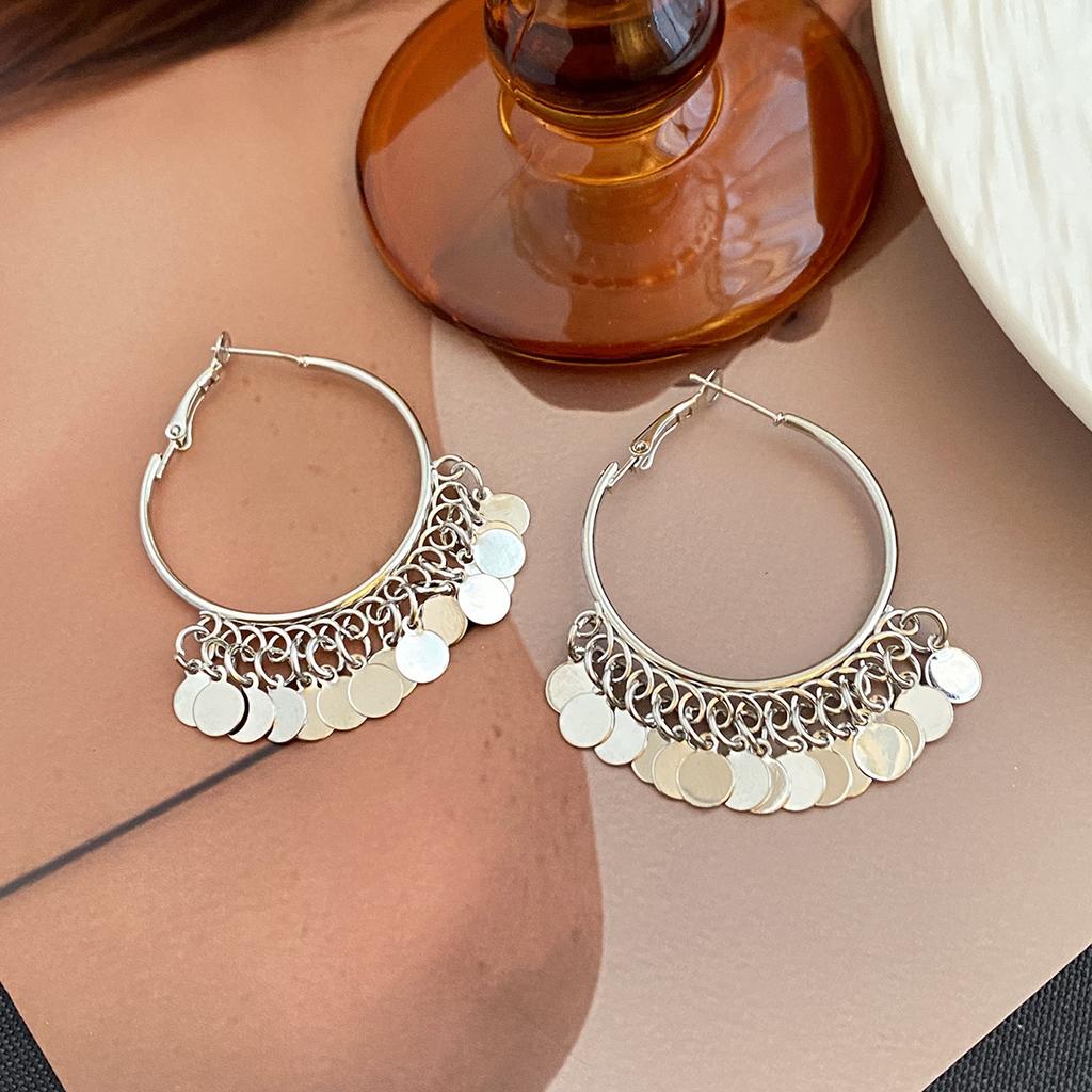 Sparkling Geometric Sequins Fringed Earrings Women'S Metal Cold Wind Temperament High-End Earrings