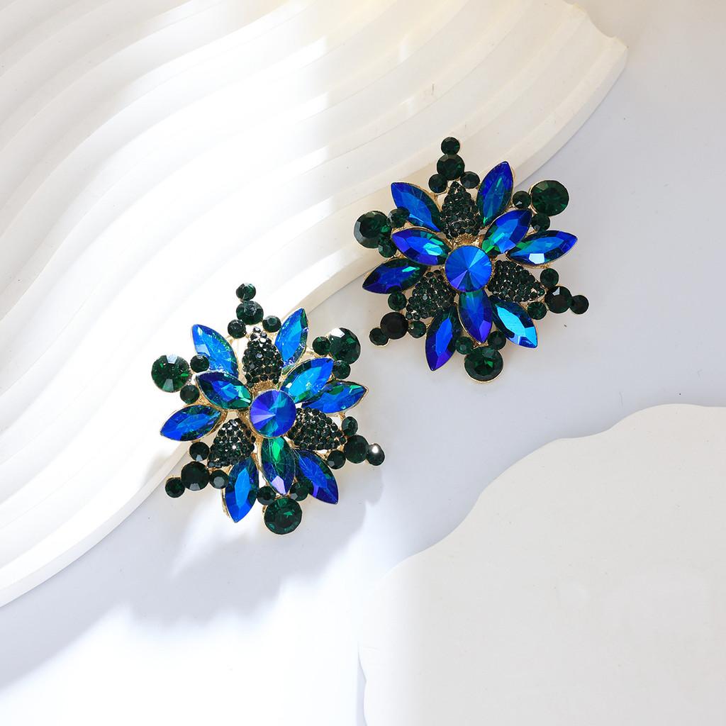 Alloy Geometric Floral Earrings For Women With Electroplated Finish And Irregular Design