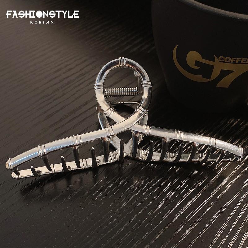Woman Triangle Design Hair Claws Ladies Fashion Washing Face Hair Clips Hairpins Girls Metal Hair Accessories