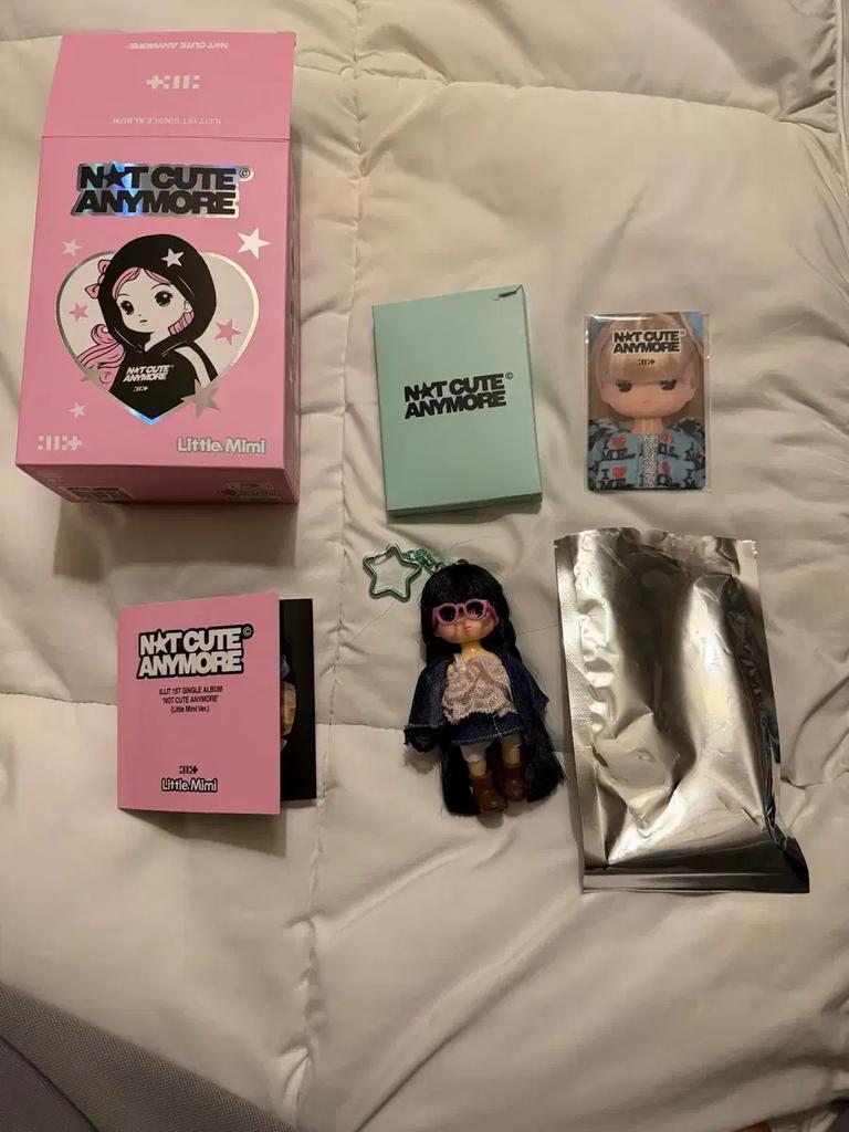 ILLIT Little Mimi Denim Girl Eenvoudige Unboxing Gebruikt