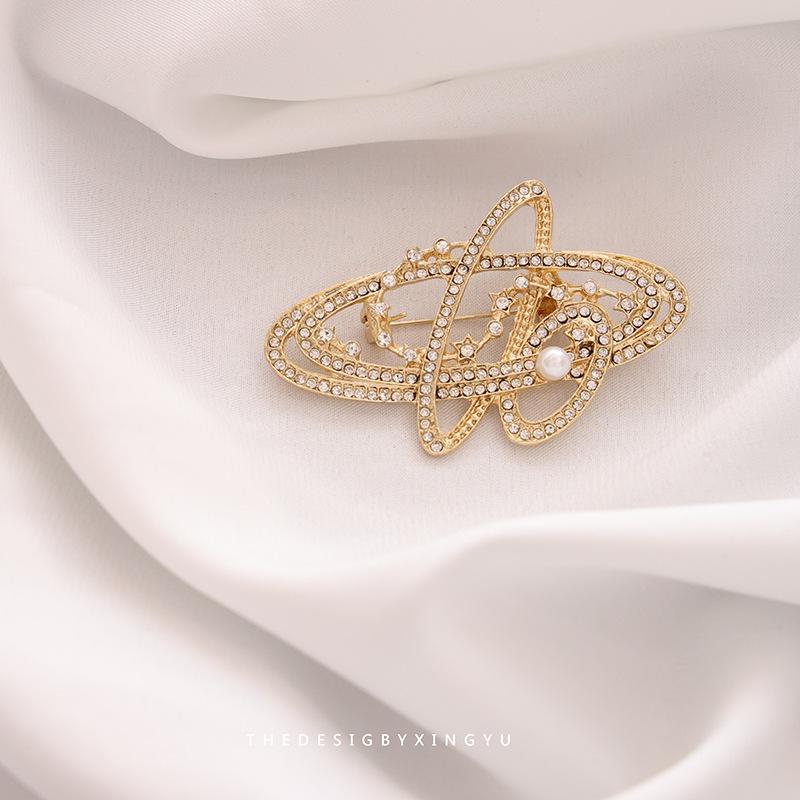 Saturn Pearl Brooch Female Corsage Design Sense Light Luxury Niche High-end Exquisite Fashion Pin Clothes Do Not Buckle Accessories