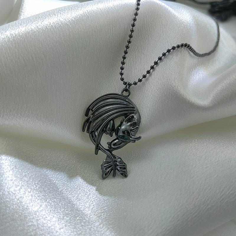 How To Train Your Dragon -Toothless Necklace Night Furry Animal Dragon Jewelry, Guardian Dragon pendant cosplay Gift