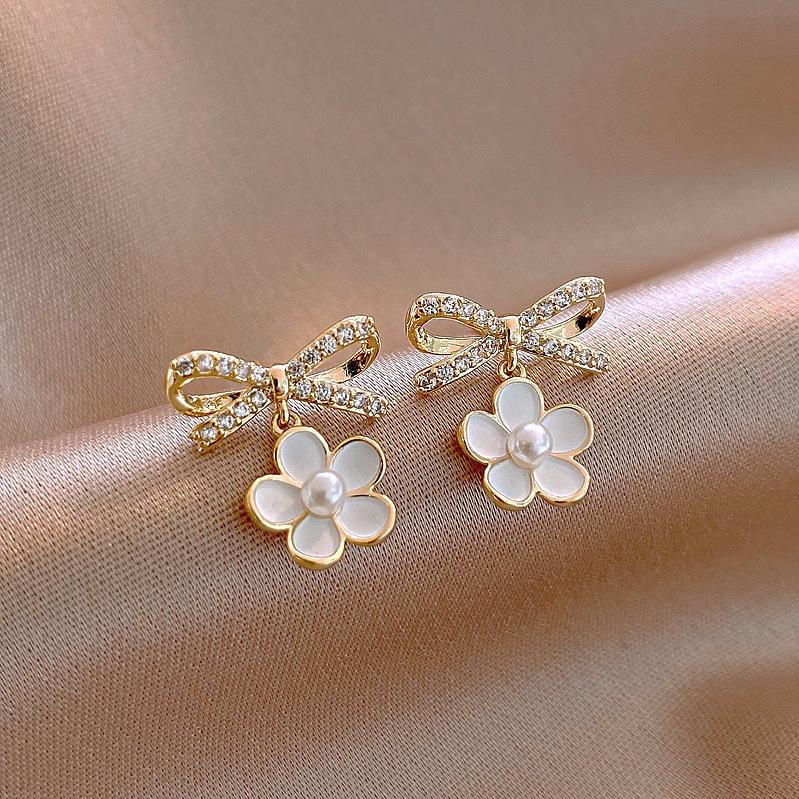 Elegant Silver Needle Diamond Bow Earrings - Luxurious, High-Quality Fashion for Women