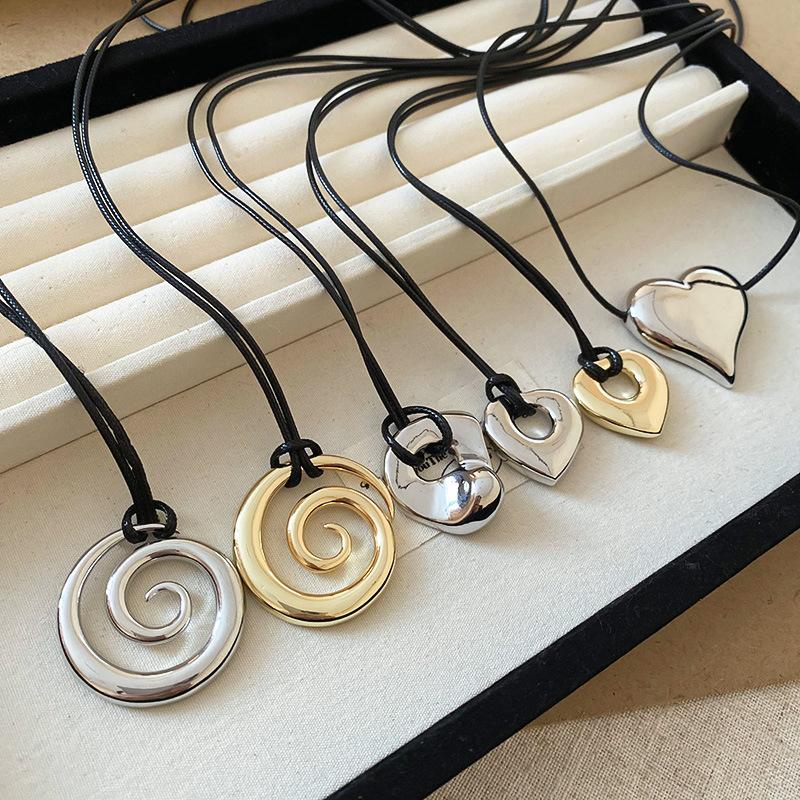 Fashion Spiral Heart-Shaped Pendant Necklace for Women Adjustable Long Black Wax Rope Clavicle Chain Charm Couple Birthday Gift