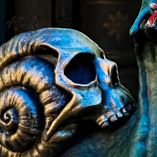 Trendy Gothic Desktop Accents Halloween Snail Skull Resin Statue, Creepy Horror Ornament with Dark Style Home Decor Shell, Scary for Party Haunted