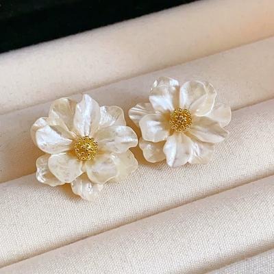 Korean Temperament Resin Flower Stud Earrings for Women Girls Sweet Elegant Camellia Earring Bridal Wedding Party Jewelry Gift