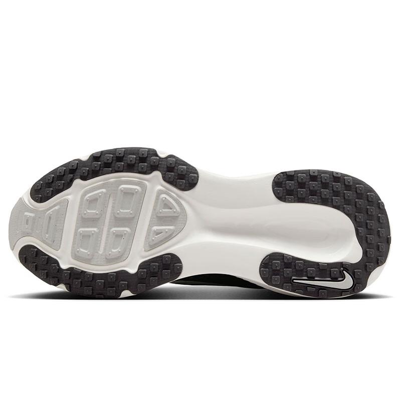 Nike Men's Vomero 18 Running Shoes