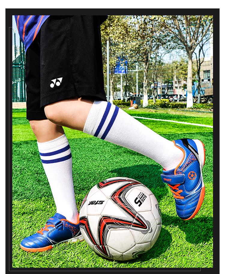 Kids' Breathable Velcro Soccer Shoes, Lightweight Studded Football Trainers for Boys & Girls, Ideal for Grass Fields.