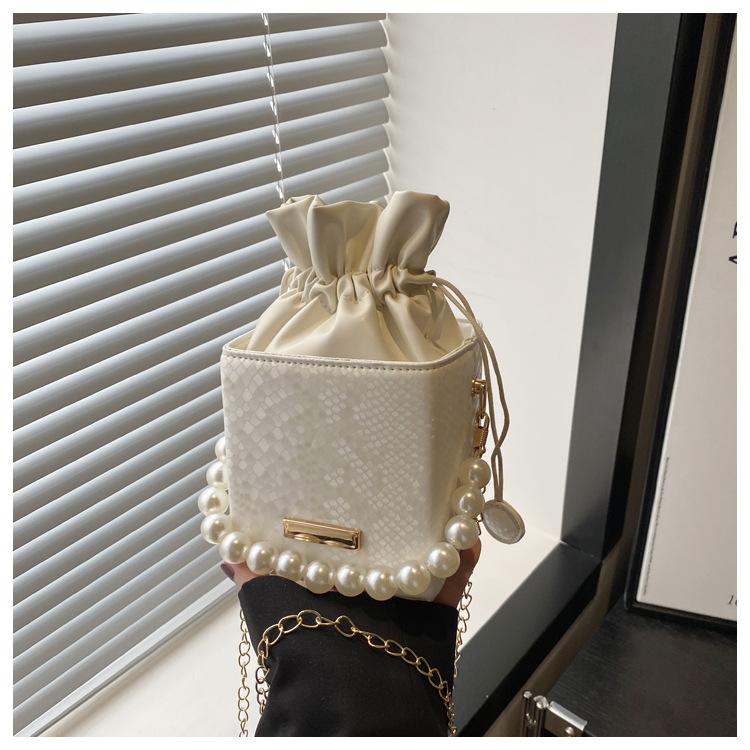 Pearl Stone Pattern Portable Square Bag 2025 New Glossy Strap Cosmetic Bag High Value Versatile Chain Bucket Bag