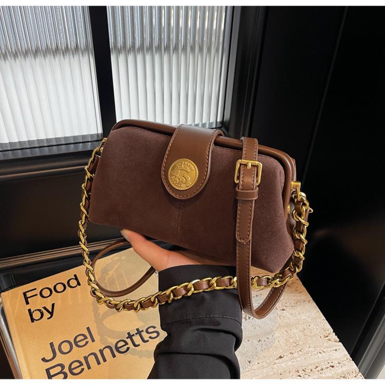 

Маленька жіноча сумка Super Fire, універсальна осінь і зима 2024, нова модна ретро-сумка, жіноча маленька квадратна сумка на ланцюжку темно-коричневого кольору