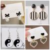 Schwarz Weiß Hängende Ohrringe für Damen Hohl-Herz-Anhänger Elegante Schleife Ohrhänger für Damen Koreanische Mode Ohrschmuck