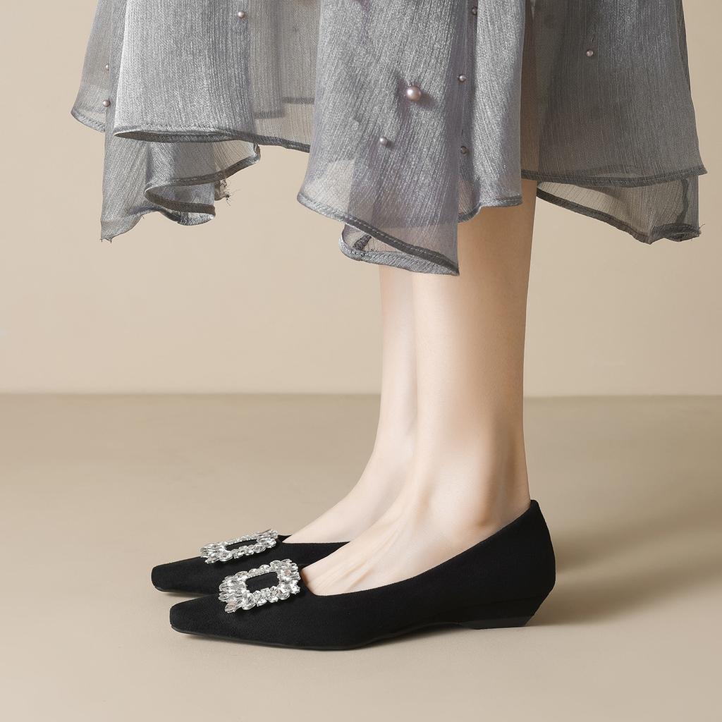 Gentle pointed single shoes women's new rhinestone shallow mouth soft sole