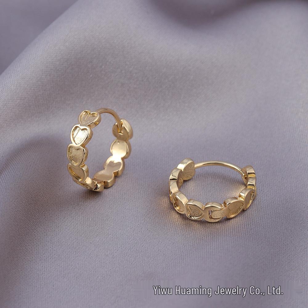 Stylish Gold Circle Ear Cuffs - Light Luxury Jewelry for Trendy Women