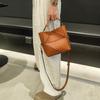 Leather Niche Design Bucket Bag  New Shoulder Messenger Bag Premium Geometric Splicing Commuter Women's Bag