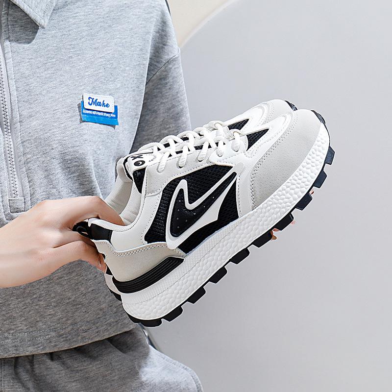 2024 Spring Trendy Women's Thick Sole Korean-Style Running Shoes for Female Students - Forrest Gump Casual Sneakers, Model 6116.