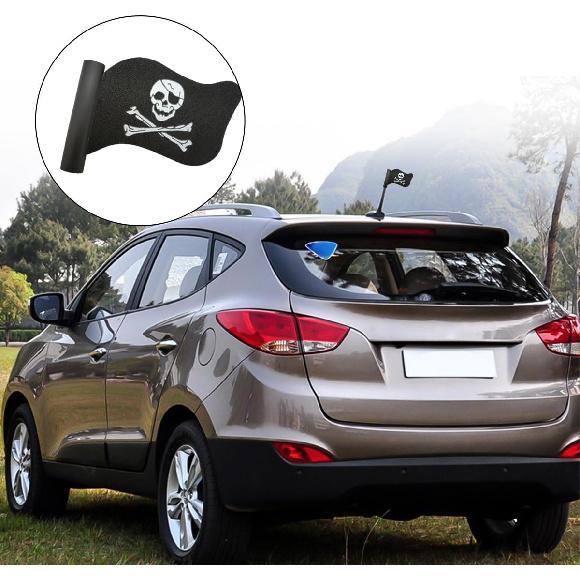 Povtii Pirate Flag Car Antenna Topper, Skull Crossbones Partern Automotive Antenna Topper, Cool Pirate Flag Shaped Auto Antenna Ball for Most