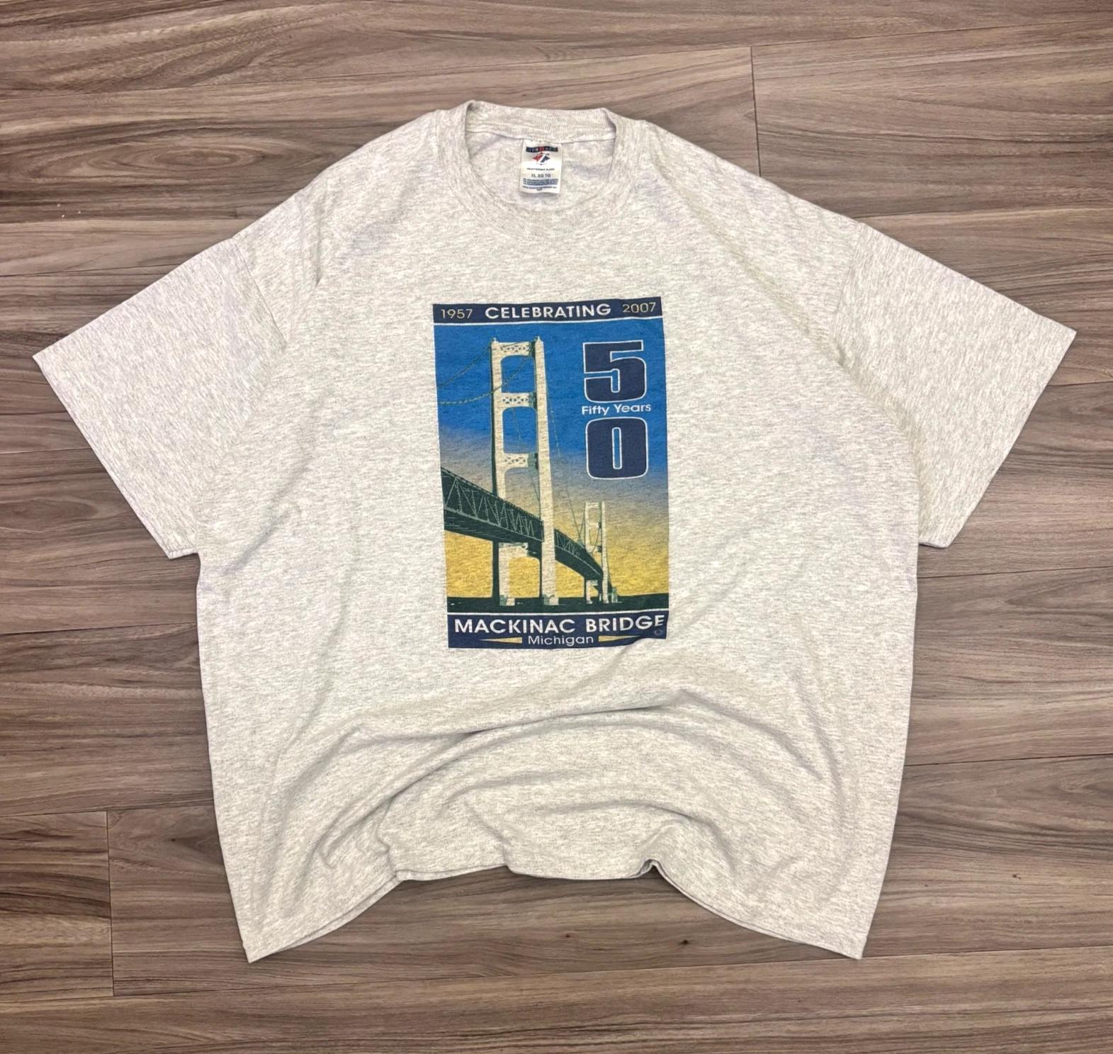 2007 / Vintage Mackinac Bridge Michigan 50th Anniversary Funny Graphic Tee XL M
