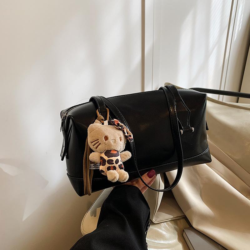 

Осенне-зимняя новая сумка большой вместимости женская сумка через плечо в стиле ретро модная иностранная нишевая сумка-подушка для поездок на работу Without pendant чёрный