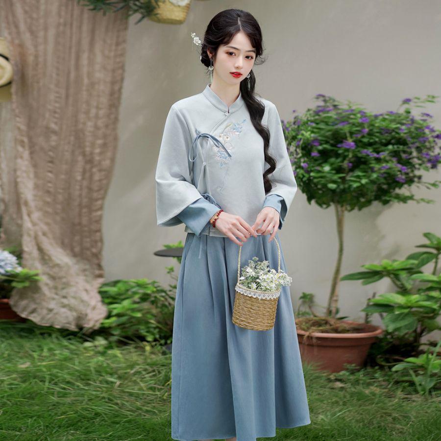 Chinese Retro Wisteria Embroidered Tang Suit Hanfu Cheongsam Top Tea Set