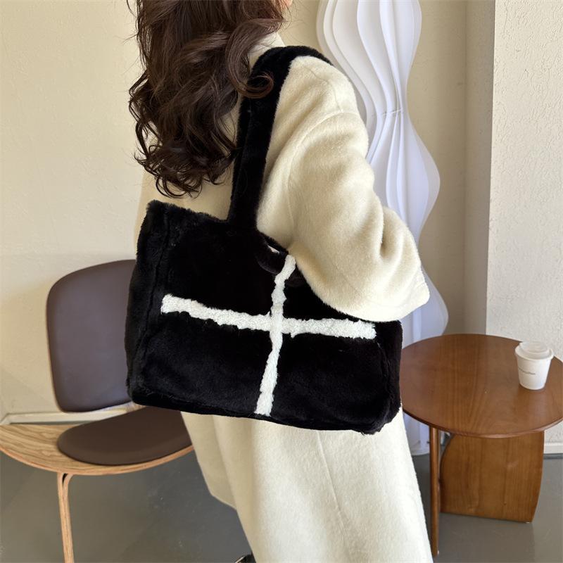 Mao Mao Trend Large Capacity Winter 2025 New Casual Fashion Personalized Plush Handheld Shoulder Tote Big Bag